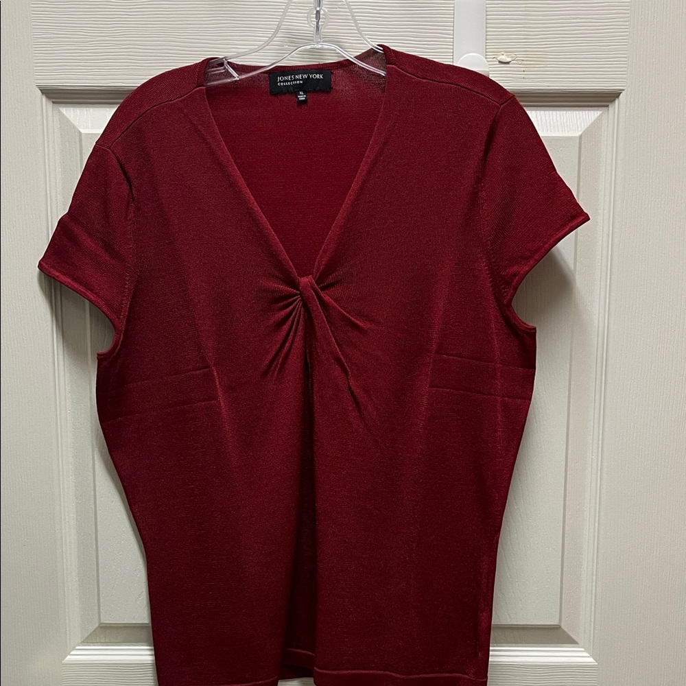 Jones New York Burgundy Short Sleeve Twist-Front Top